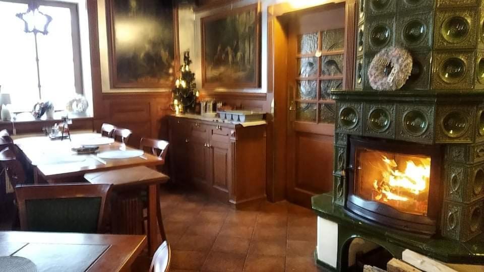 Mala Svata Hora - Penzion & Restaurace Mníšek pod Brdy Dış mekan fotoğraf