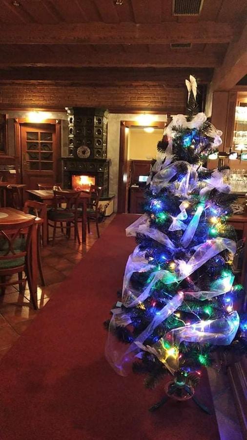 Mala Svata Hora - Penzion & Restaurace Mníšek pod Brdy Dış mekan fotoğraf
