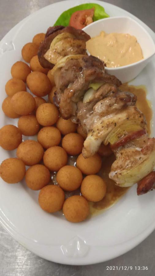 Mala Svata Hora - Penzion & Restaurace Mníšek pod Brdy Dış mekan fotoğraf