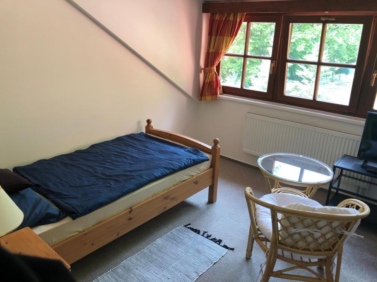 Mala Svata Hora - Penzion & Restaurace Mníšek pod Brdy Dış mekan fotoğraf